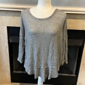 Size L gray/white top. Worn several times. Listing #10